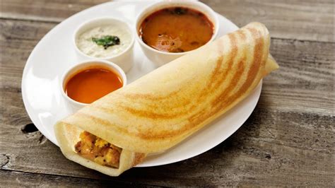  Dosa Masala: Un piatto indiano incredibilmente croccante e deliziosamente speziato