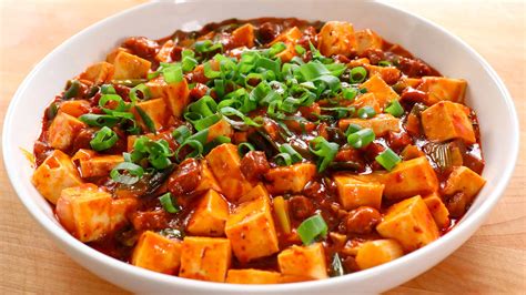  Mapo Tofu: Un piatto piccante e delizioso che ti farà dimenticare il tuo nome!