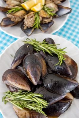 Midye Dolma! Un piatto turco sfizioso che ti conquisterà con il suo equilibrio di sapori agrodolci!