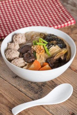  Minced Pork Soup with Bean Curd: Una deliziosa combinazione di sapori umami e texture vellutata!