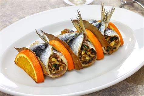  Sarde alla Beccafico: A Symphony of Sweetness and Savory Notes Wrapped in Sicilian Tradition!