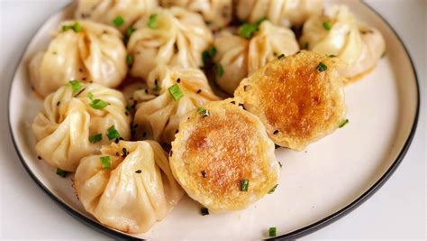  Shengjian Bao: Un trionfo di sapori croccanti e succosi che delizieranno il tuo palato!